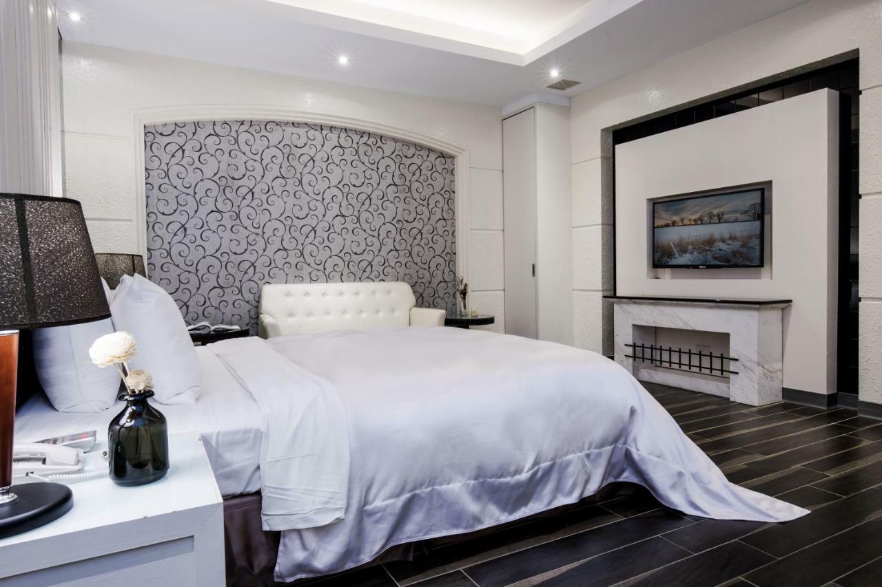 Duo Romance Hotel Kota Hualien Bagian luar foto